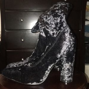 Black Velvet Cape Robbin Shoes